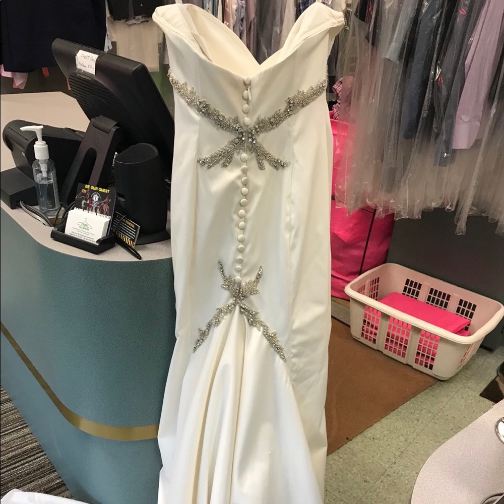 Kleinfeld Wedding dress - Picture 3 of 5